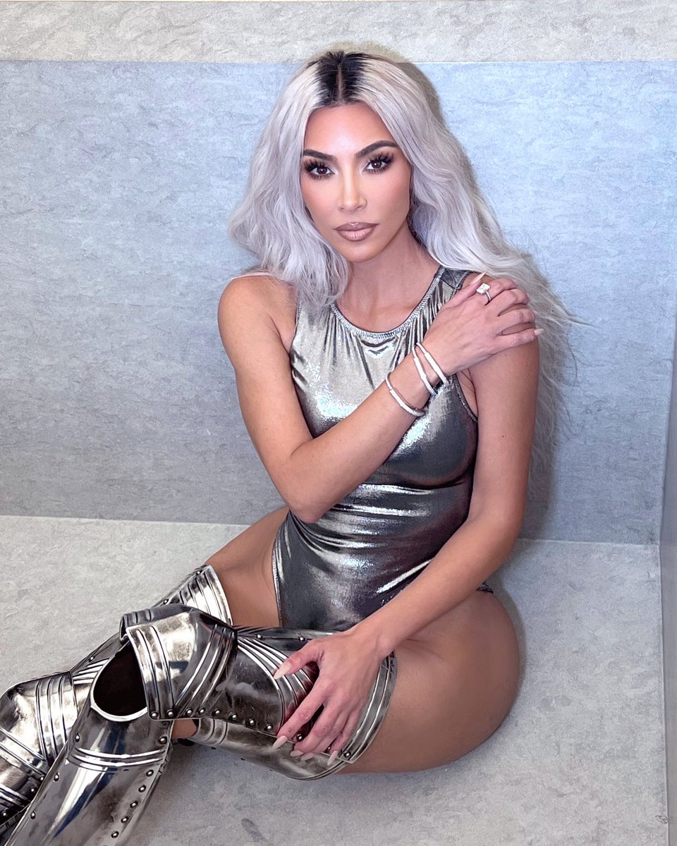 Kim Kardashian tweet media