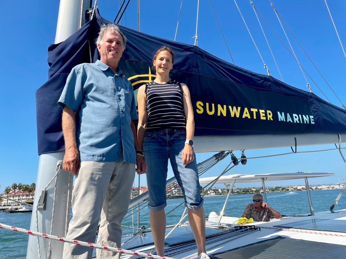 CutTheNozzle's tweet photo. San Diego weather returned for our boat trip on Sunwater Marine hybrid solar/electric catamaran Ramblin' Rose, with @Oceanvolt_Ltd electric propulsion. @SunwaterM Pres. James Richmond, @bobbyllew @helenczerski and yours truly #FullyChargedLIVEUS https://t.co/kWGoVz0MrA