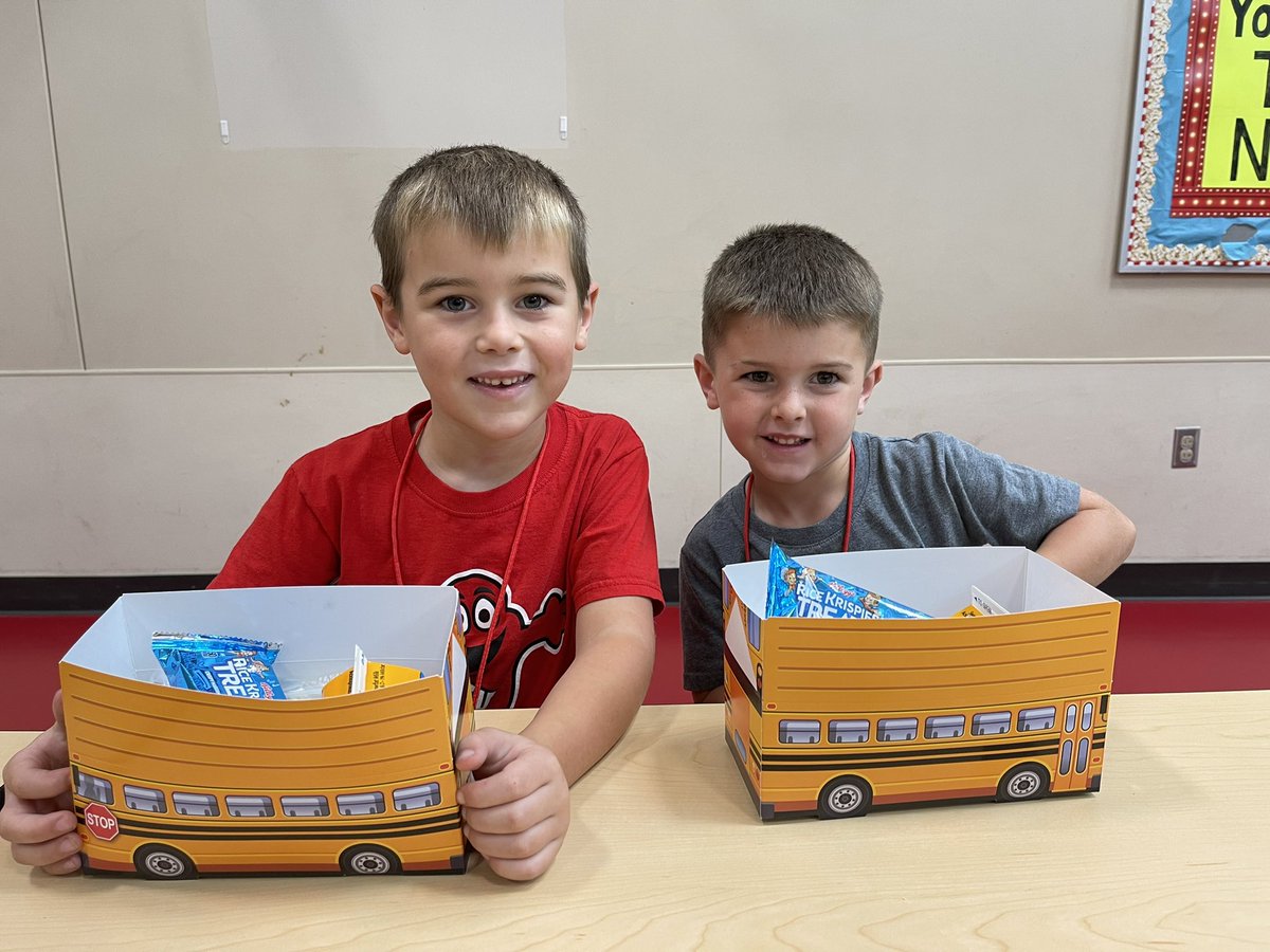 Bus driver appreciation day! We thought the bus lunch boxes were so cool! 🚌