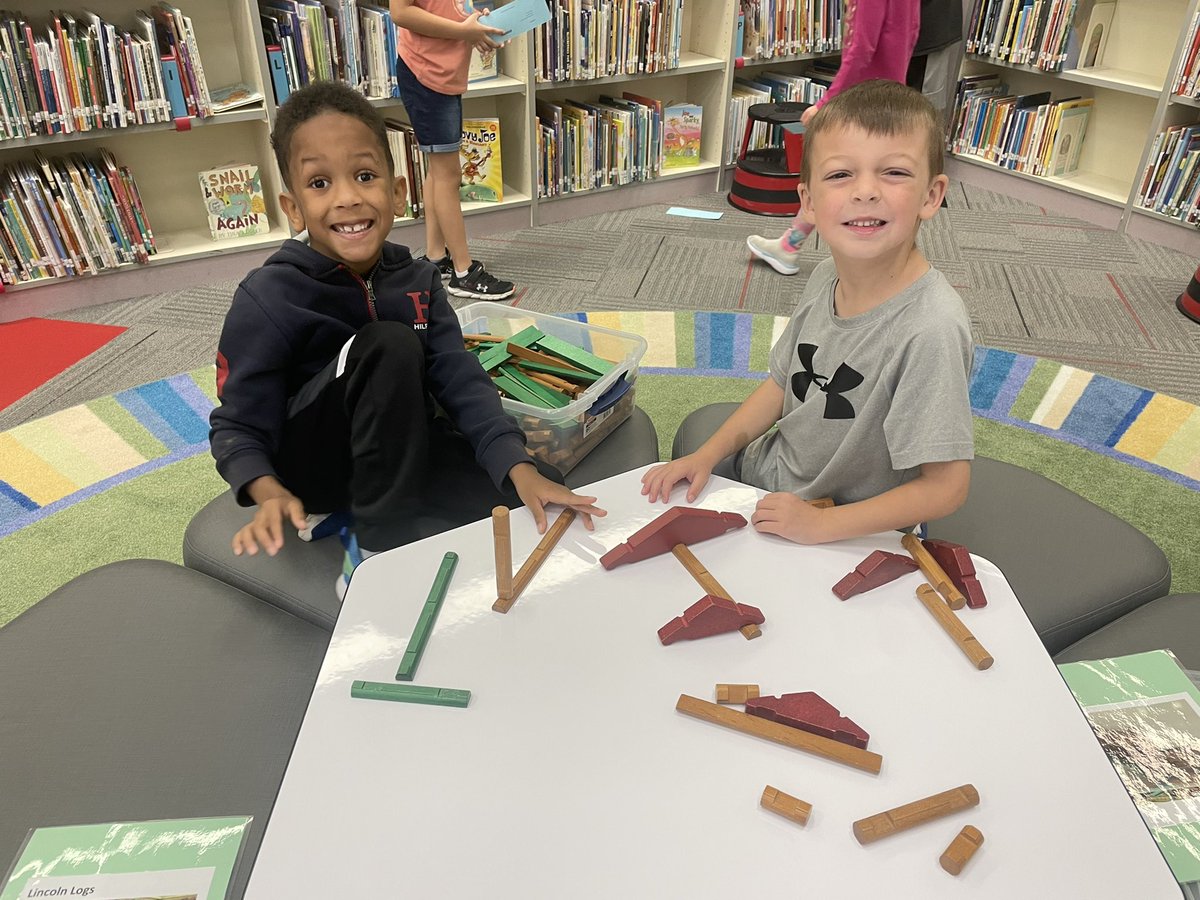 MrsEngel1st's tweet photo. Lots of fun in the hub today! #HECSmagic https://t.co/ZU3RuAUz9P