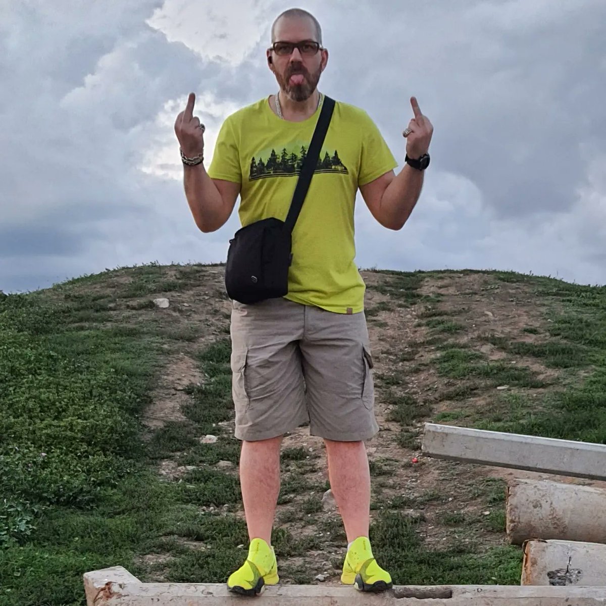 nikolas83gianni's tweet photo. #art #artist #digitalartist #digitalart #ilustrator #designer #traditionalartist #trueartist #hill #noteartist #sky #nikesuperrep #mckinley #limegreen #nike #silver #tattoo #scars #sonofstreet #streetkid #beard #staystrong #nikolass #nikolass83 #nikolass83gianni #srbija #serbia https://t.co/FFMJ5uly5o