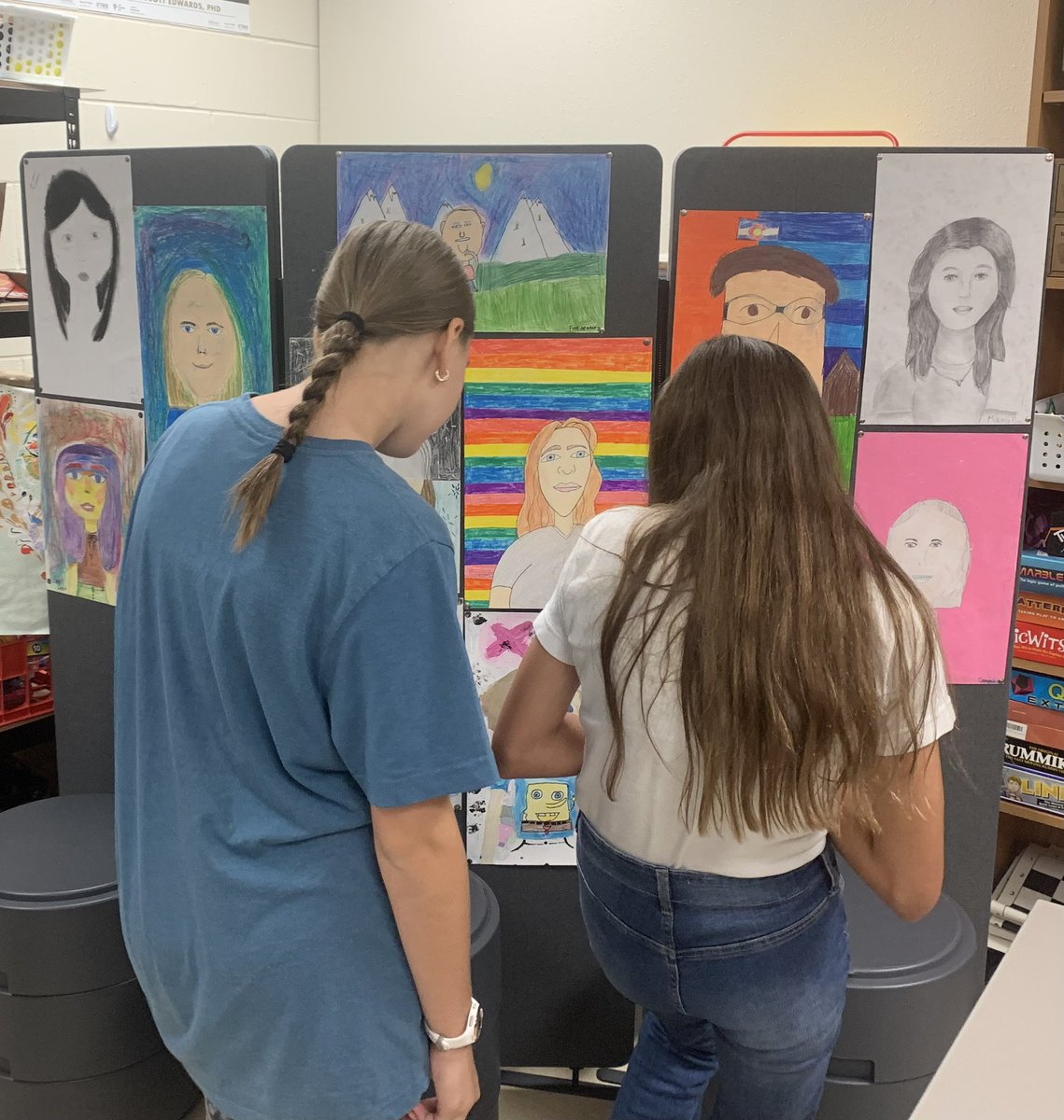 stanleyStyleGT's tweet photo. GATE students @MISDRiverValley participated in a gallery walk and art reflection. #GATEwideOPEN https://t.co/XsDIQajj3S