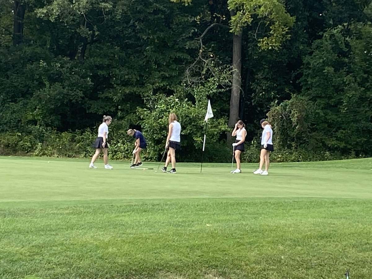 Scarlett472's tweet photo. @SCHSGirlsGolf JV girls golf started this week strong! We placed 4th out of 7 at the Lady Falcons scramble Monday with a 75. Congrats to Mia For our team’s MVP for the day. We played RHS today. Cougars 230, Falcons 233! Congrats! Taking on Royal Oak tomorrow. https://t.co/QeOcdKFuoZ