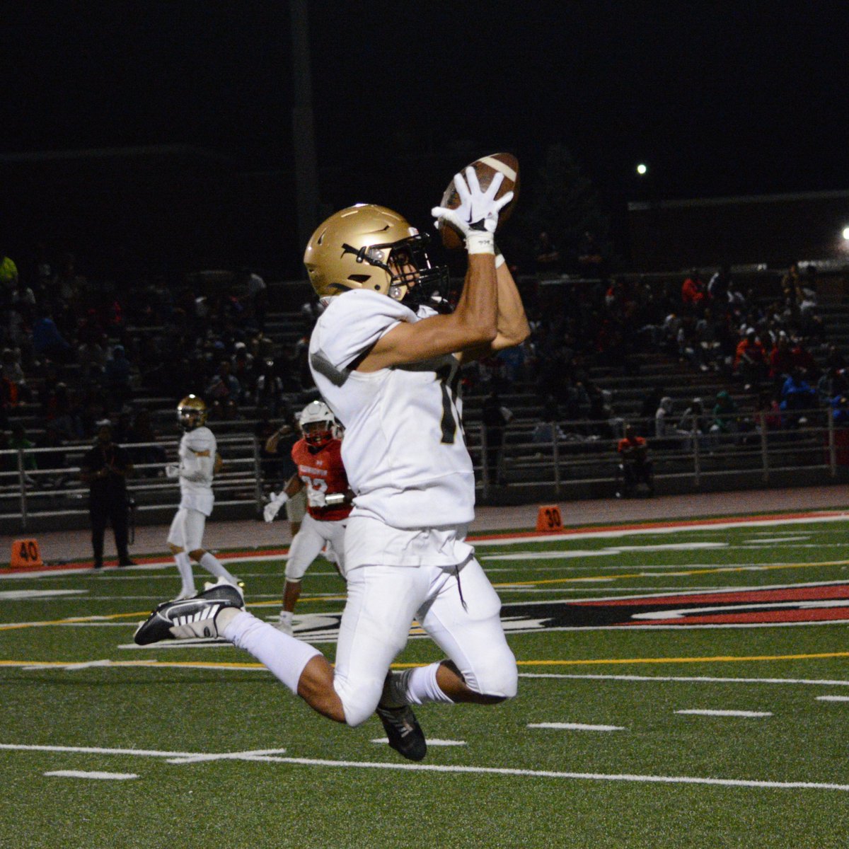 jasonmaholy's tweet photo. Senior RB Michael Maura scored 2 TDs and the Richards 'D' was the recipient of 6 turnovers in a 25-20 win over Eisenhower for the Bulldogs first win of 2022. @HLR_FOOTBALL  https://t.co/COfV8yx07n https://t.co/hqfjWiQxy4