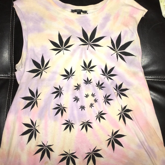 ZeroGravGlass's tweet photo. So good I had to share! Check out all the items I'm loving on @Poshmarkapp from @NataaLoveee #poshmark #fashion #style #shopmycloset #spencers #urbanoutfitters: https://t.co/K1YsFYQ6La https://t.co/txEk8J0z5s