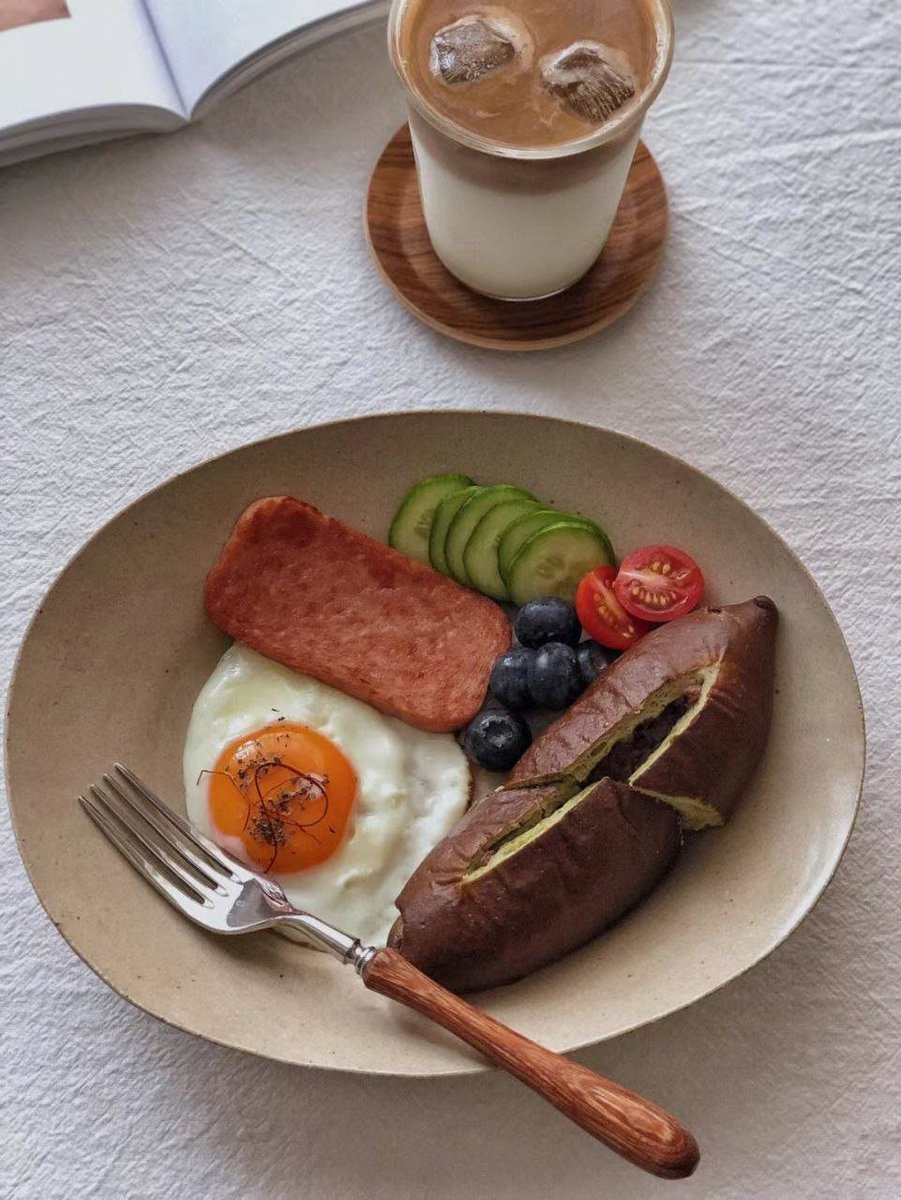 tangbo95's tweet photo. Enjoy the morning breeze and breakfast alone https://t.co/5sms8y8Tcm