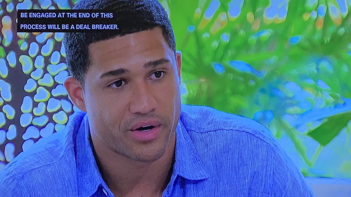 steal_ya_4_asec's tweet photo. Aven: *being very reasonable about engagement* 

This man: “🚩🚩🚩🚩🚩!!!” 

#bachelorette #thebachelorette https://t.co/EHasXTTIdN