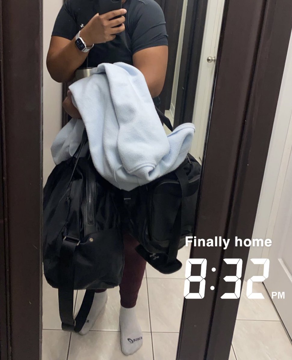 Tell me you’re a teacher trying to balance work/life/health without.. Dollarama bags are just staying in the car.

I don’t normally post this kinda stuff - but it’s important we all remember our me time! Whether it’s with family, outside, or at the gym!
