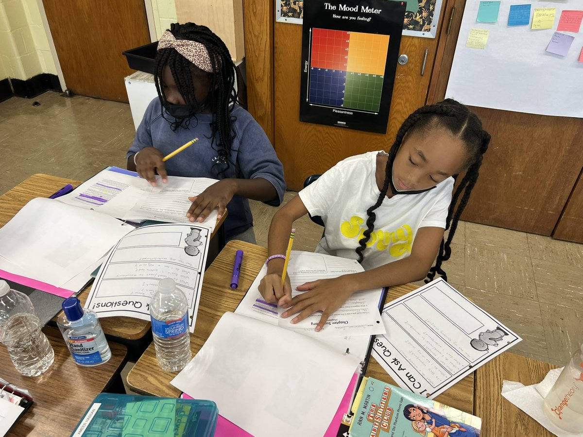 MsEmClark's tweet photo. As readers, 5B loves to share their curiosities and listen to their peers’ questions. @BaldwinUFSD #whatsbruininbaldwin https://t.co/s1wPW38o2k