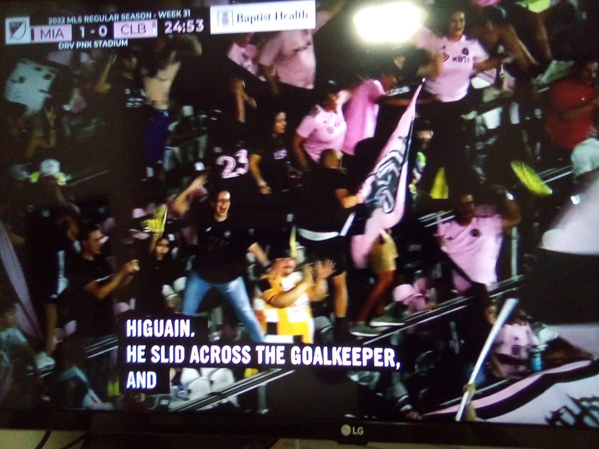 OneWorldOneGoal's tweet photo. Nice vision for Lassi to easy peasy send it over to Gonzo - fabulous excitement by @RayHudson on the call with the smart @DreCordero and the always analytical @KaylynKyle - fun so far! On #My33 @CBSMiami #MIAvCOL 📺⚽💗🍻🎉 https://t.co/tvHvqkezaW