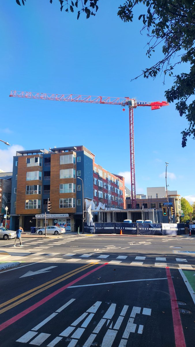 kjslaughter's tweet image. By my count, this is the 7th Construction Crane currently in operation in Berkeley. 6 of which are delivering housing over retail. 
#EconomicDevelopment #berkeleyprojects #berkeleycranecount #berkeley #ecodev