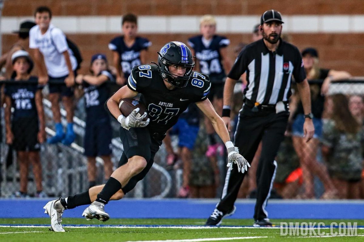 Gday_Elite7's tweet photo. Jake Sullivan - Deer Creek HS - TE (6’2 185) - @JacobSully11 2023

3 Games Played
7 Catches
169 Yards
2 Touchdowns https://t.co/JjetYYBRSc