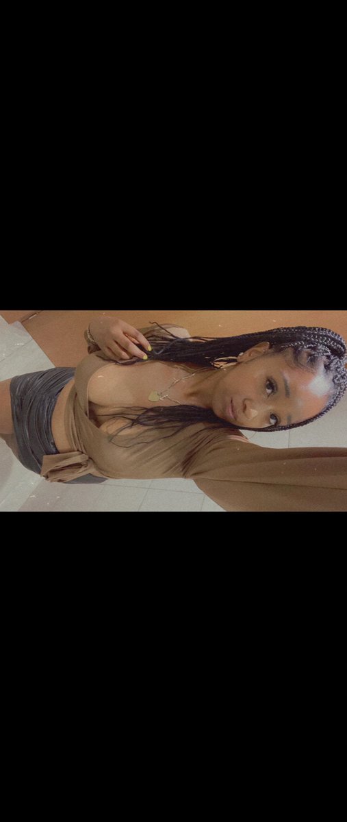 AYEAYEAYE_OMI's tweet photo. #COUPLEMOREHOURS #AHAHAHHBITCH #IMDRUNKAF https://t.co/GVzbIW8hHG