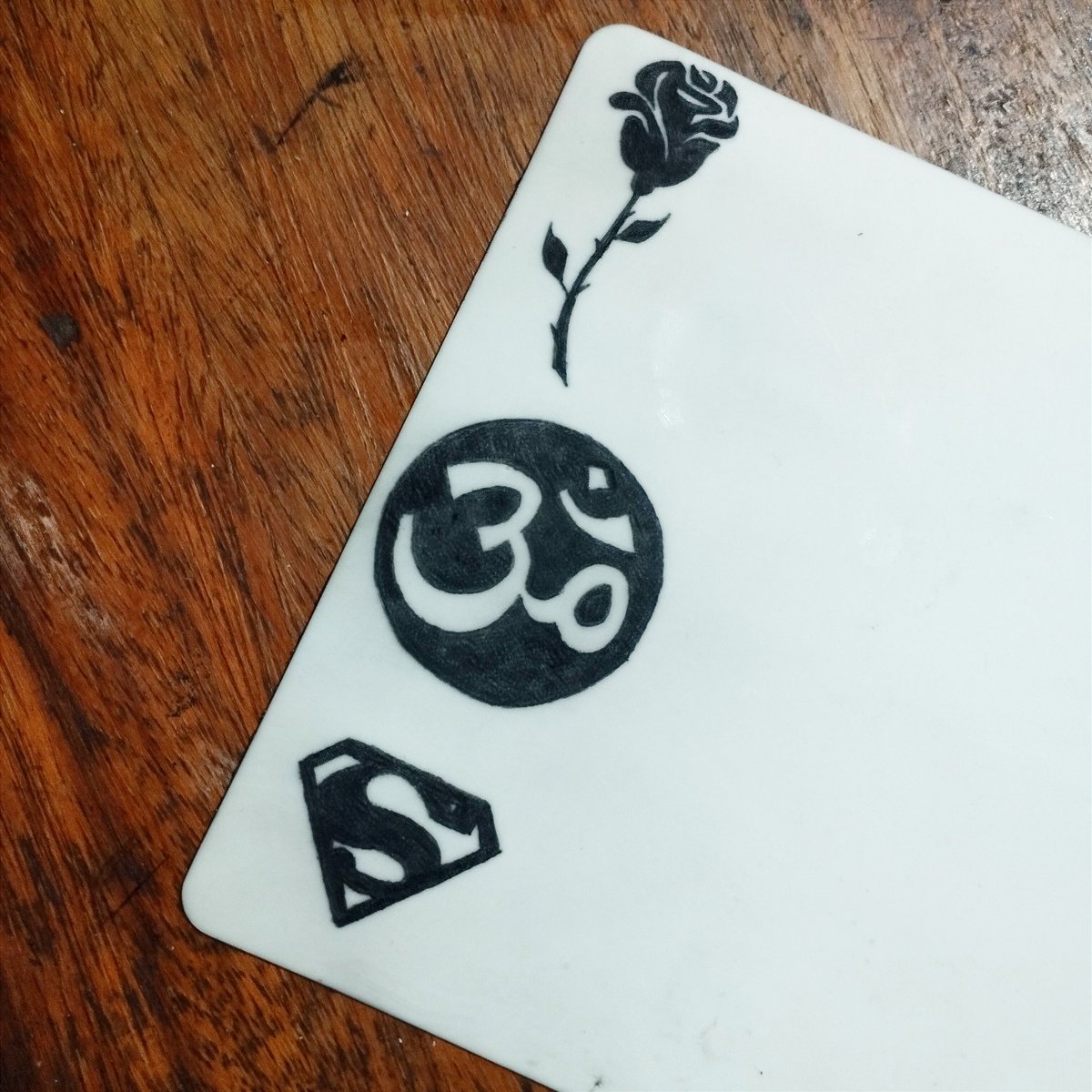 JhonartsC's tweet photo. Primera vez tatuando en piel sintética, ni tan mal XD
(Frist time tattooing on synthetic skin, Neither so bad) 
#tattoo #tatuajes #tatuaje #tattoos #tatuajeminimalista #minimalism #minimalist #tatuajespequeños #blancoynegro #blackandwhite #ink #tinta https://t.co/244GEeFWAo