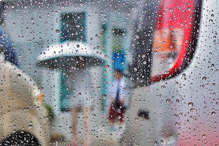 Rainy Day
#ayomotretjakarta #jakartapunyacerita #storyofthestreet #streetphotography  #1000kata #1000katainspirasi  #streetshot #streethunters #reportagephotography #inspiredstreet   #humaninterest  #sharing_streets #streetmoment #obstaclestreet  #sonya6000