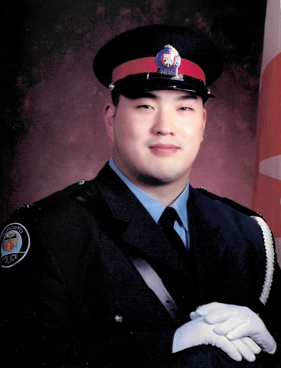 NJSPBA's tweet photo. Our hearts go out to @TorontoPolice Constable Andrew Hong's family and friends. The 48-year-old officer, was on his lunch break from a training when he was assassinated by a gunman in a coffee shop. The 22 year veteran is survived by a wife and children. https://t.co/M050Tv2J2A