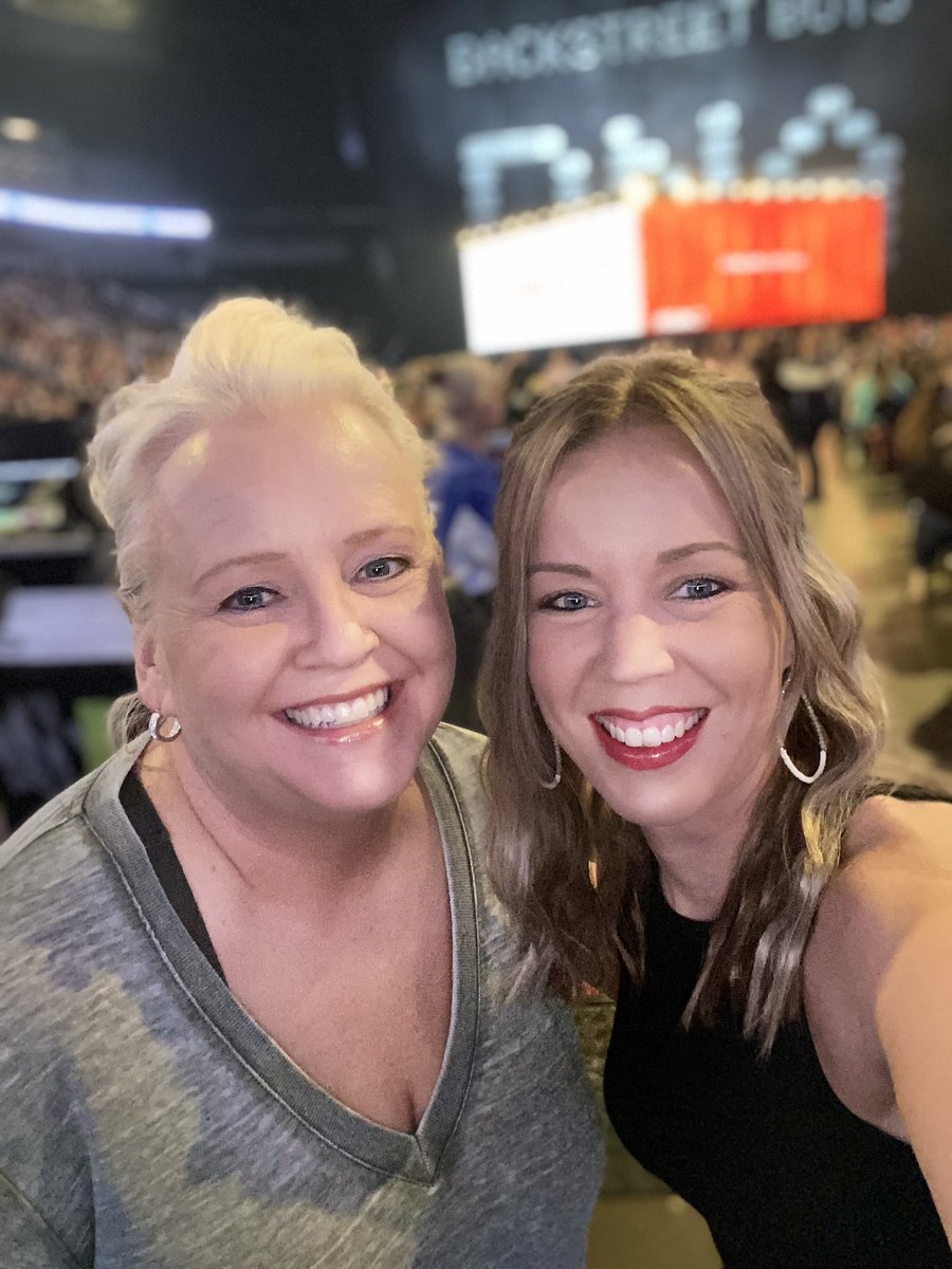katie_carlson's tweet photo. It's finally time! @backstreetboys @INTRUSTarena #BSBICT https://t.co/pjoQuUlS4O