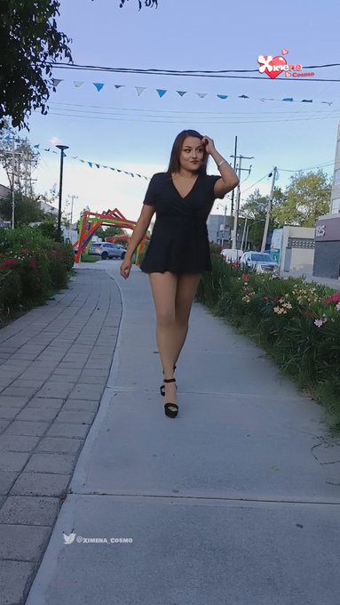 &iquest;Me llevas?, el c&eacute;sped🌿 est&aacute; cortito.👙 https://t.co/BZ7qfKXBKA