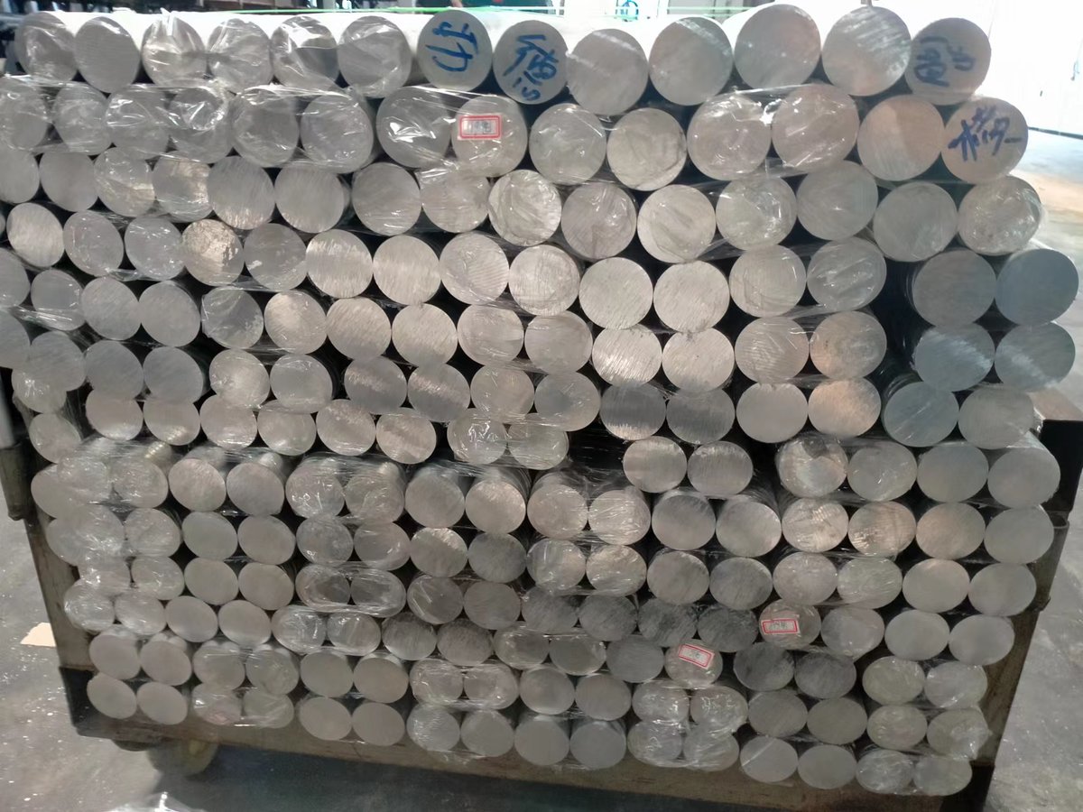 LESGOGOGOGOGO's tweet photo. We have various series, various sizes, 
and various states of aluminum rods, 
welcome to contact me for more information about aluminum.
#aluminum #aluminumrod #aluminummetal #aluminium https://t.co/b2XYdOHs7w