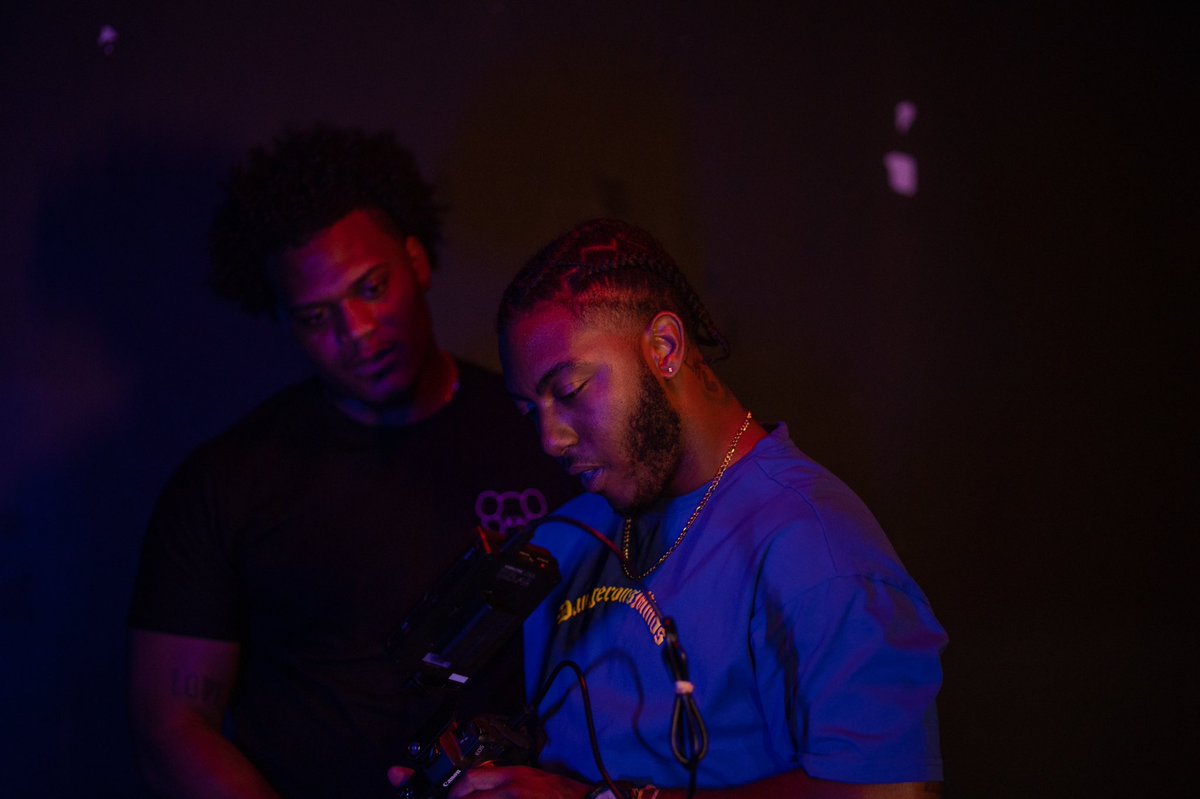 mtoshimagez's tweet photo. Greatness has to start from somewhere💫 
•
•
•
#artist #musicvideo #cinema #rapper #greenscreen #whitescreen #blackscreen #videography #photography #mtoshimagez #mtoshproductionz #mtoshmedia https://t.co/yckjRgKuNe