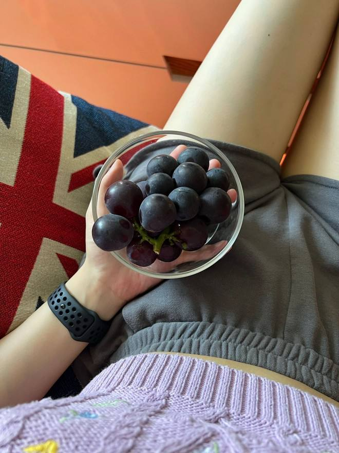 Anna568a's tweet photo. Eat some fruit, add some vitamins https://t.co/TLIR3Hk1zl