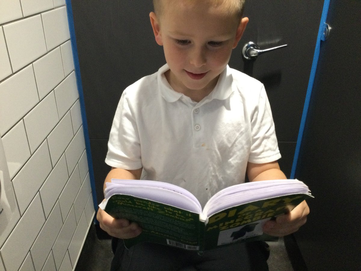 P3 have been reading in some interesting places and positions at school this week! We usually do ERIC (Everyone Reading in Class) every day after lunch, when we can choose a book we like and read alone or with friends in a comfy spot! #GlasgowLovesReading22 #GowanbankLovesReading