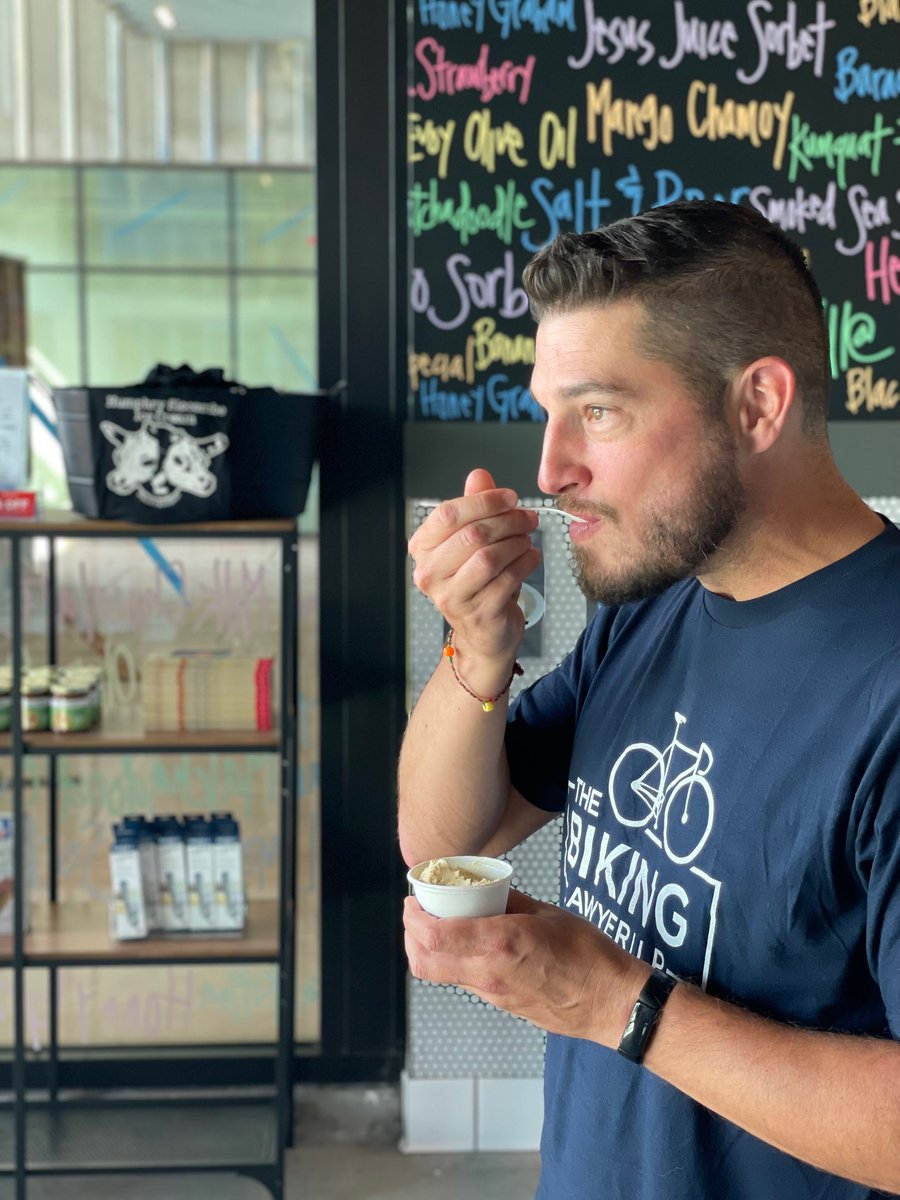 AMFMediaGroup's tweet image. Who wants a free scoop of ice cream?! @humphryslocombe at @BayStEmeryville is celebrating their grand opening today w/free scoops of #icecream until 7 p.m. Hey Mayor @johnBauters, which flavor is your favorite?
#free #emeryville #BayStreetEmeryville #giveaway #freeicecream