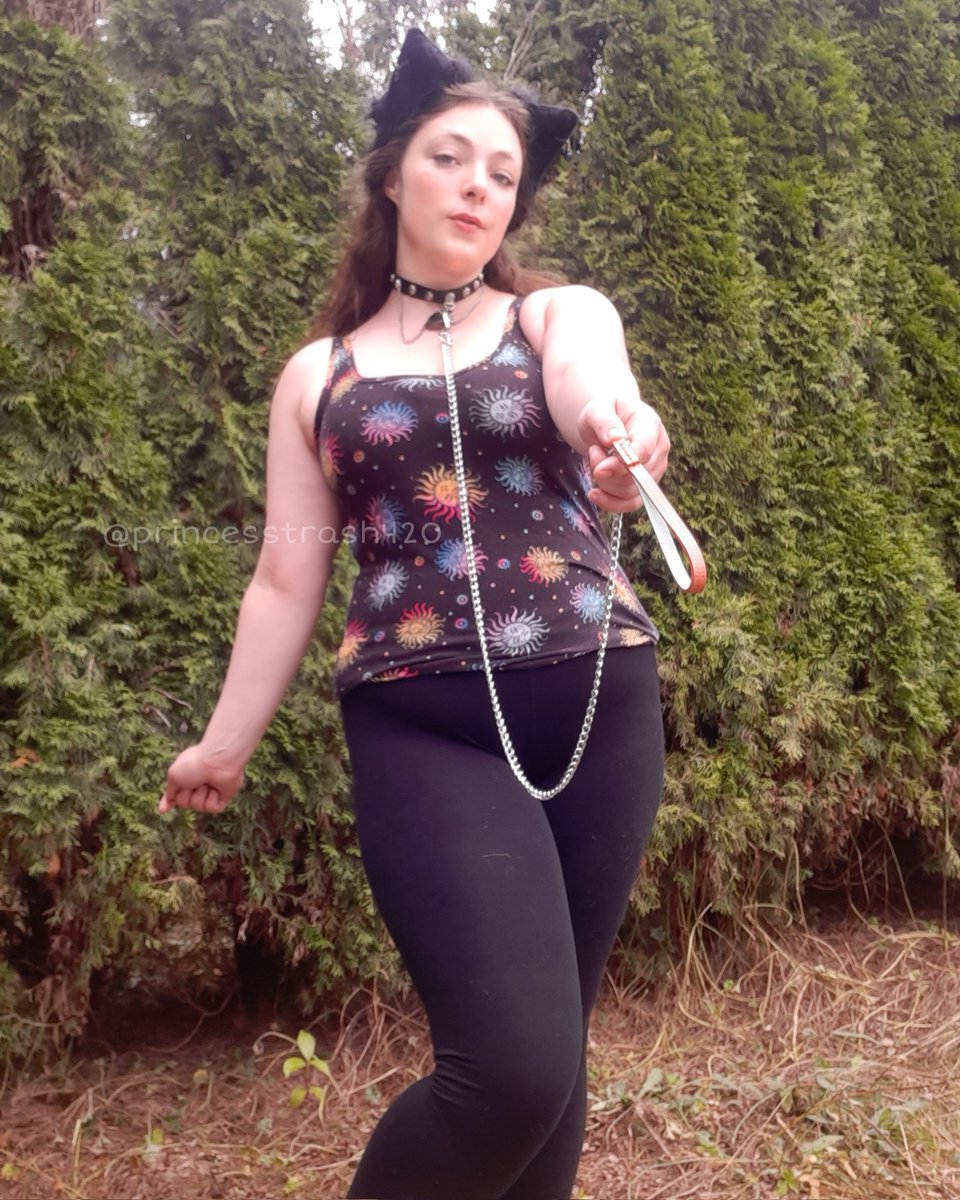 PTrash420's tweet photo. Wanna go for a walk? 💜
.
https://t.co/JXS54EGLCV 🥵
.
.
.
#catgirl #catears #cutecatgirl😍 #neko #nekogirl #curvy #cruvygirl #collar #collarandleash #goodkitty #petplay #spoilme #spoilkitty #sexycatgirl #Leggings #tantop #nomakeup #outdoorspic #brunette https://t.co/Rwa70RjfOw
