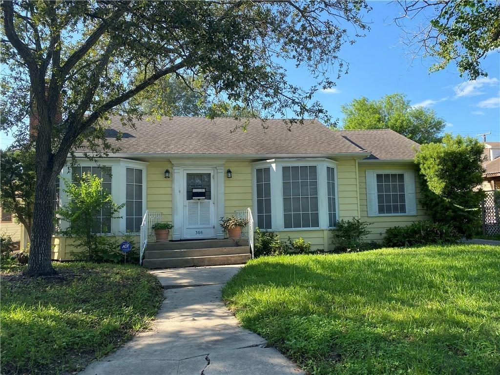 ElizabethMR28's tweet photo. New Listing! $220,000.00, 3BR, 2BA, 306 Camellia Drive, Corpus Christi, TX 78404, Full Details https://t.co/T6ZWl8ilfv https://t.co/YKYWcPkzYb