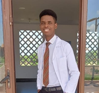 tchintchor's tweet photo. #EM2022 - Temos que agradecer infinitamente aos Médicos Plácida Mendes, Saliu Djalo, Umaro Dabo e Yrom da Costa. Estes jovens foram incansáveis nestes dois dias e consultaram mais de 150 pessoas. 
É uma alegria ver juventude tão engajada pelos outros. https://t.co/mgkf6pXIGo