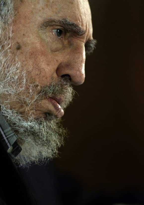 “No es concebible el futuro del país sin la ciencia y la técnica, no es concebible el desarrollo del país sin la ciencia y sin la técnica. ¡Y es absolutamente imposible concebir la sociedad comunista sin la ciencia y sin la técnica!” #FidelPorSiempre #CubaPorLaVida #CubaEsAmor