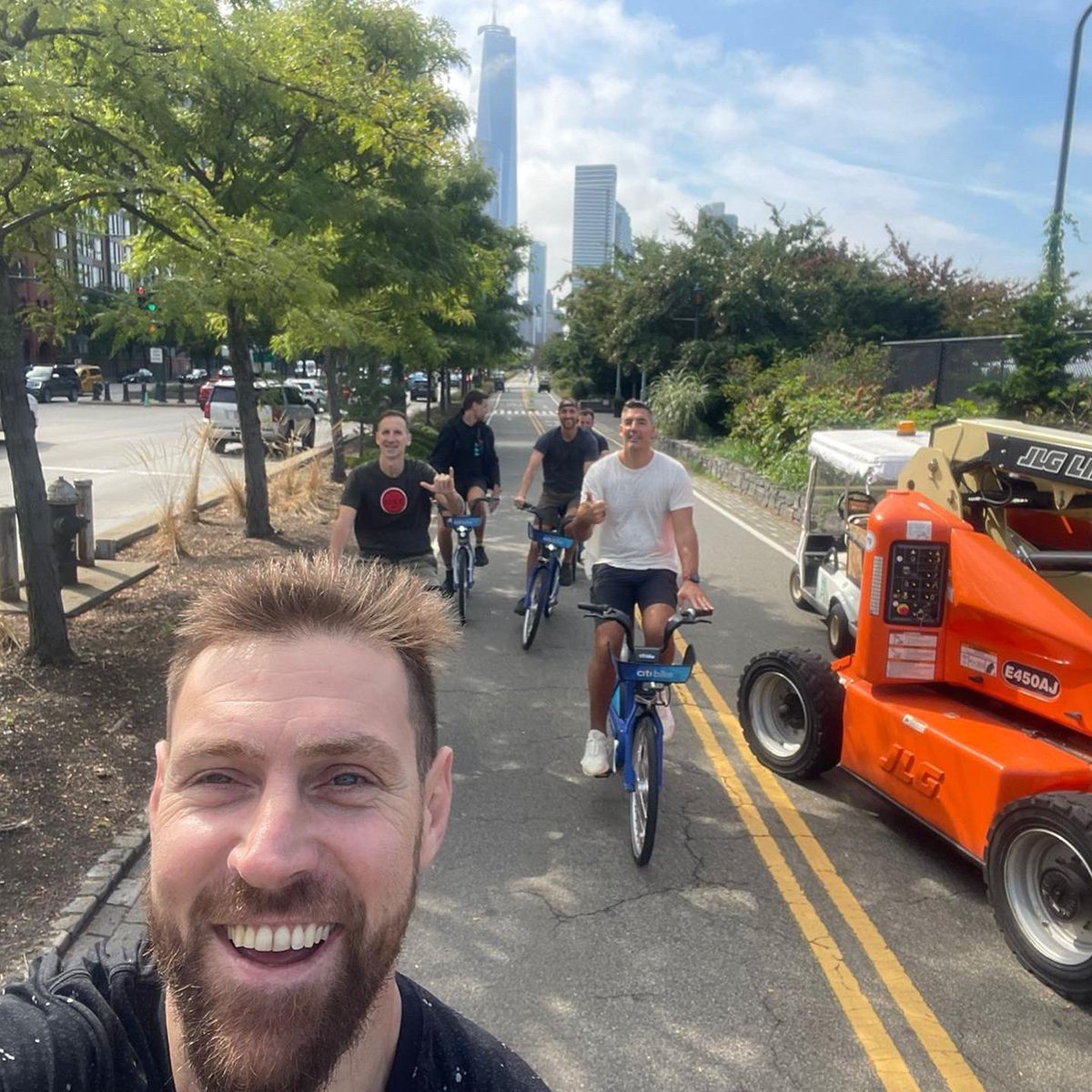 SoyElChapu's tweet photo. Algunas fotitos de estos días con gente muy querida! @manuginobili @LScola4 @PPrigioni9 @obricio7 @Gabigabriel155 (Pepe no tiene redes) https://t.co/i70bNOjPwX