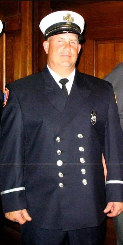 LynnFireDept's tweet photo. We pause to think of our brothers and sisters next door in Swampscott as they mourn the line of duty death of brother Captain Mark Ryan - retired age 57 - of occupational cancer. Our thoughts are with the Ryan family and SFD. May he forever rest in peace. https://t.co/Qv7rXX7EEH