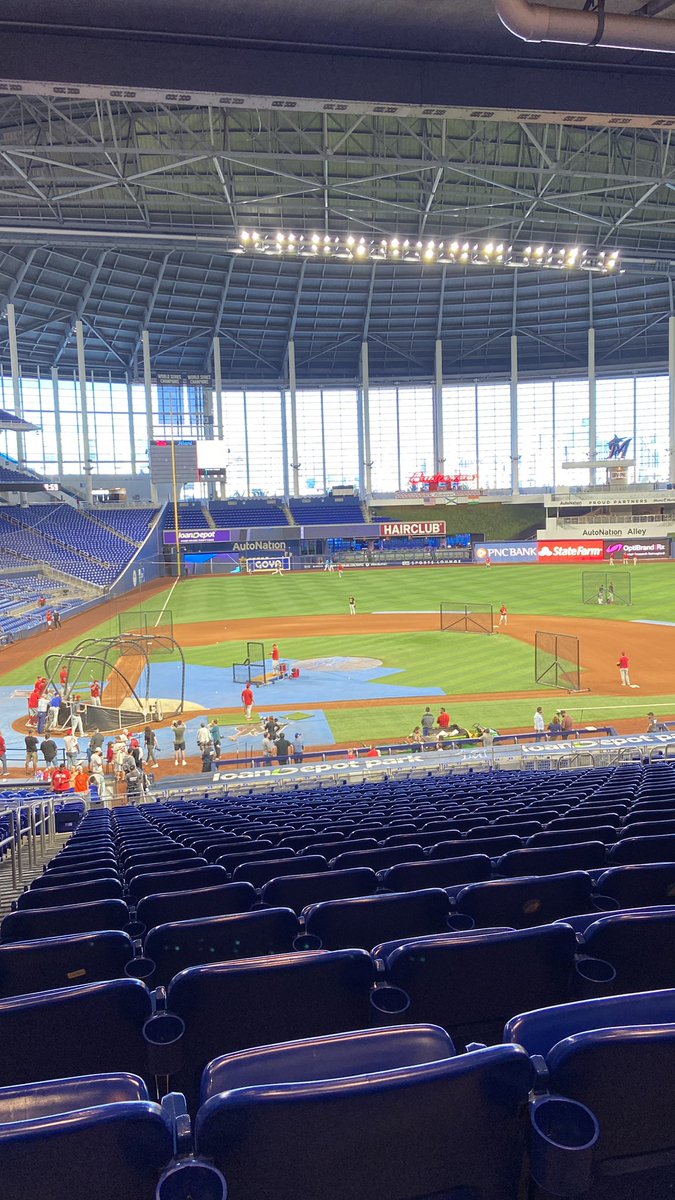 Hector_Baseball's tweet photo. Here at loanDepot park with @Trainboy100 for the series opener between the Miami Marlins and the Philadelphia Phillies. It’s also #SandyDay for the Fish as their ace is on the mound. First pitch is at 6:40 pm EST. https://t.co/f9r5qjNCjK