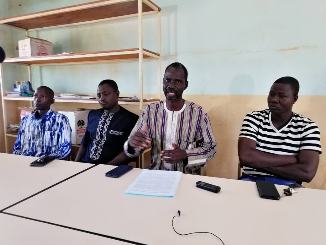 TiladoAbga's tweet photo. Des ressortissants de la commune de #Boala (#Namentenga, Centre-nord) ont démenti mardi, les informations faisant état de la neutralisation des centaines de terroristes par des Koglwéogo, regrettant que ces fausses nouvelles n’entrainent des représailles sur la localité. #Burkina https://t.co/Y282VwXzJa