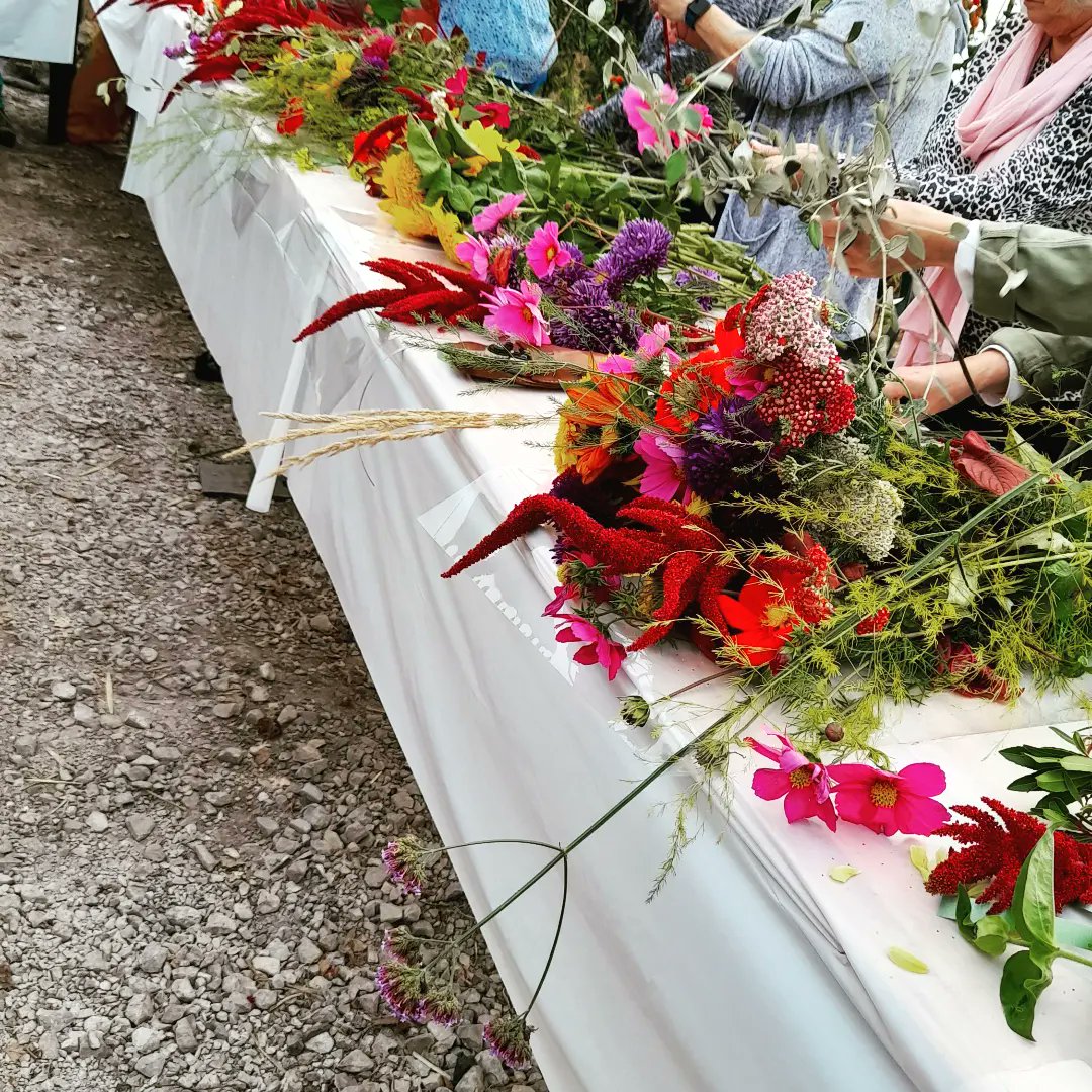 Another fun flower picking and bouquet making session with Jill Mor Flowers. Huge thanks to all who attended, we really enjoyed hosting you and what beautiful bouquets you all made 💐

#grownnotflown #buylocal #welshflowers