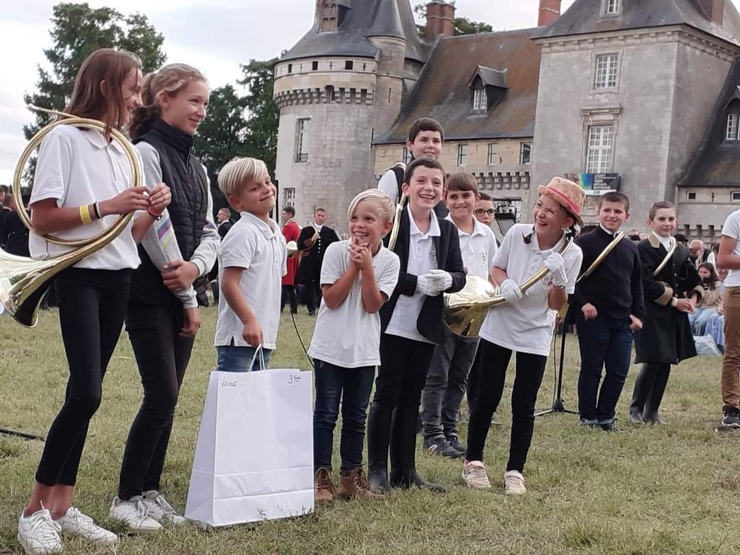 DTV45000's tweet photo. #petitsonneur #trompe #champion #sullysurloire #fetedelasange #dtv #destrompesetvous #guyaumevollet https://t.co/HKOLxyWSne