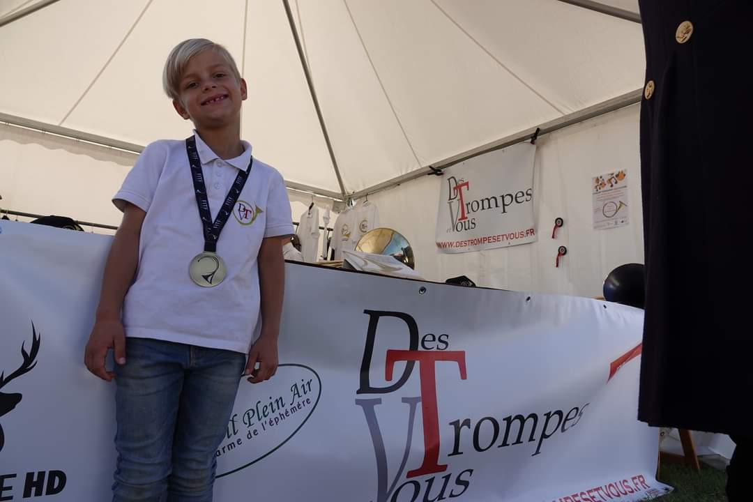 DTV45000's tweet photo. #petitsonneur #trompe #champion #sullysurloire #fetedelasange #dtv #destrompesetvous #guyaumevollet https://t.co/HKOLxyWSne