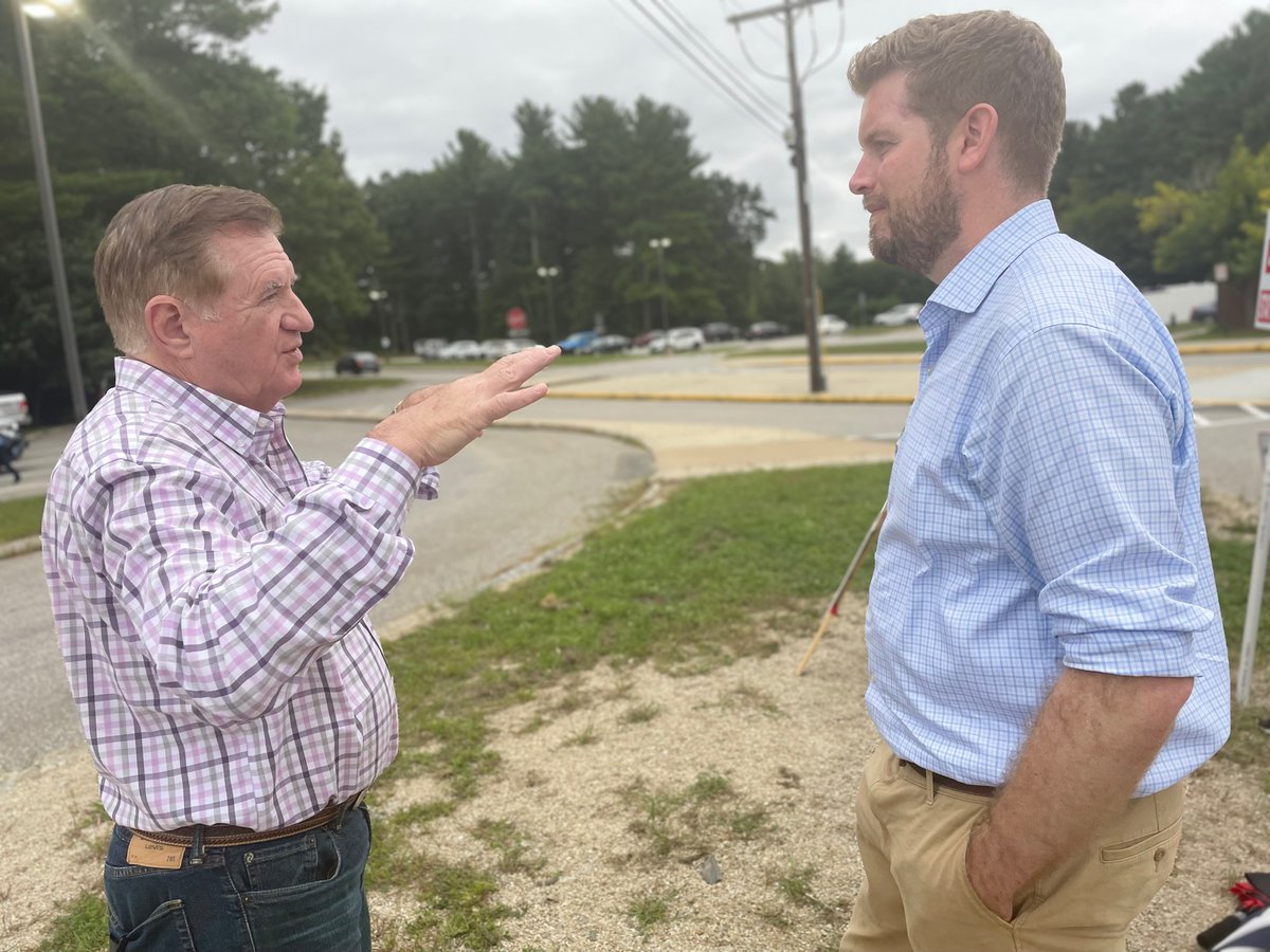 HanselForNH's tweet photo. Great swing through Nashua and great to see @NHGOPChairman. Voters know it’s time for change in Washington! #NHPolitics https://t.co/eAeV56VTxh