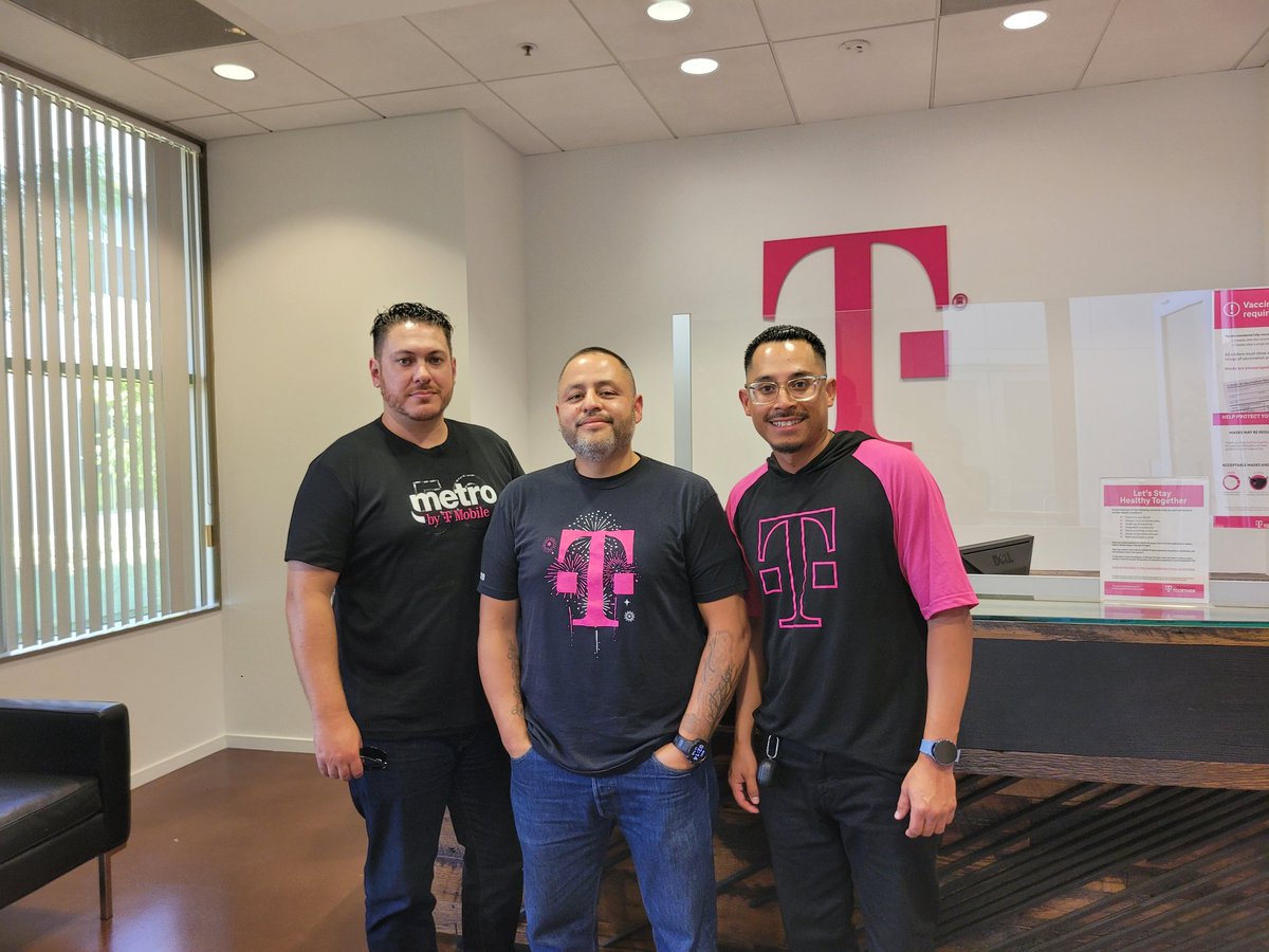 Great meeting as we start our stretch assignment supporting #ConnectbyTMobile #SouthWestIsBest <a href="/ErikSodik/">Erik Sodik</a> <a href="/SteveGerevas/">Steve Gerevas</a> <a href="/iamPaulCLee/">Paul Lee</a> <a href="/DawnClarkDC/">Dawn DC Clark</a> <a href="/thayesnet/">Terry Hayes</a>