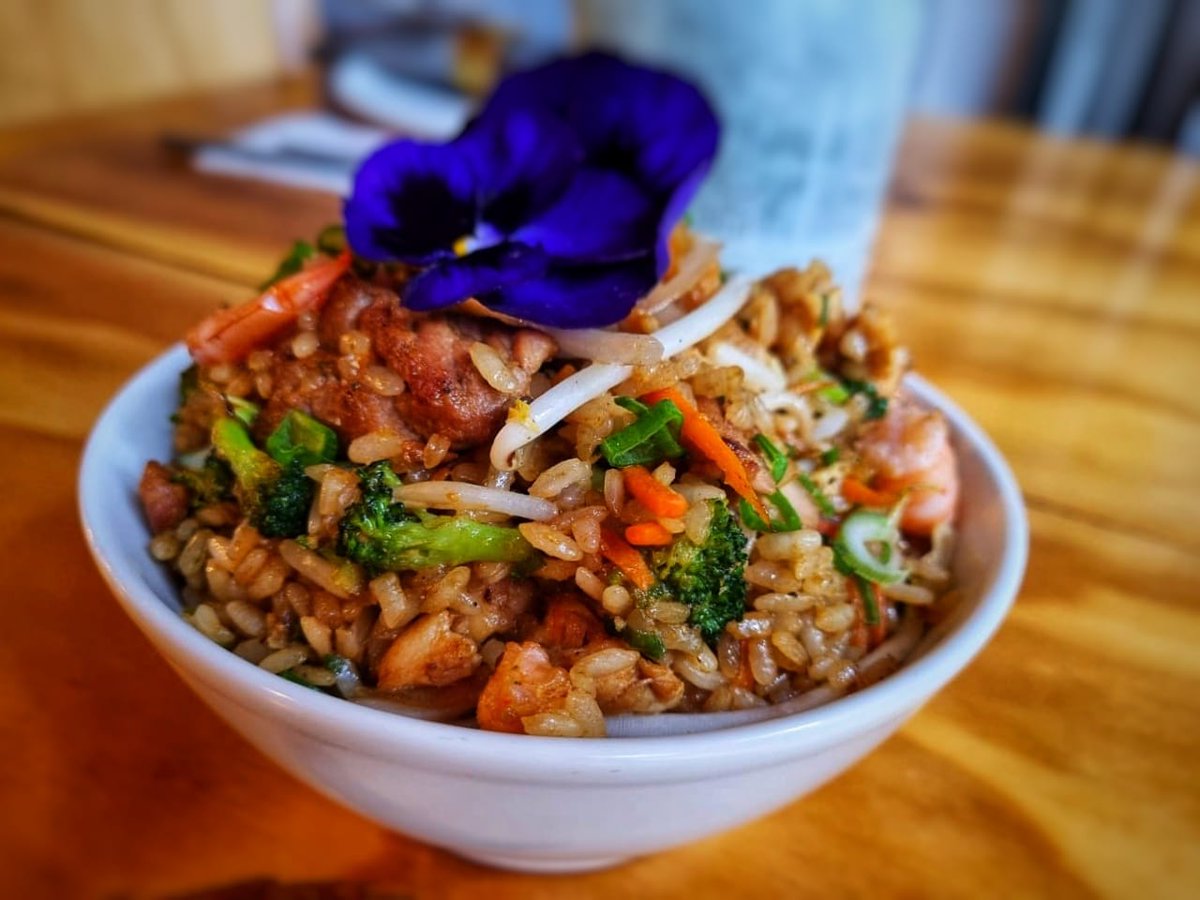 Cocina tradicional china a precios muy accesibles en China Shing.
Te contamos sobre los imperdibles del menú para ese antojo. 😋 🍴
animalgourmet.com/2021/09/09/chi…