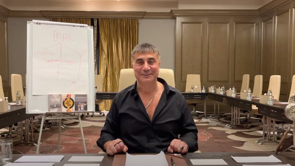 yirmiucderece's tweet photo. 📌 Açıkladığı yolsuzluk ifşaları ile Türkiye siyasetini kökünden sarsan Sedat Peker'e suikast düzenlenmesi için uluslararası suç çetelerine teklif götürüldüğü iddia edildi. https://t.co/Ud6TtD0t9q