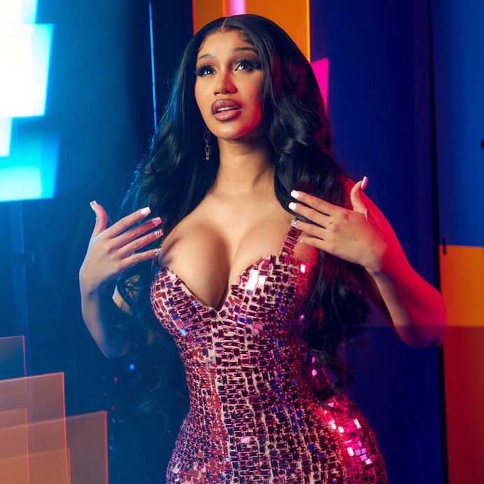 PopBase's tweet photo. Cardi B visited her old school in the Bronx and announced she’s donating $100,000 to them. https://t.co/w1RfREX88Z
