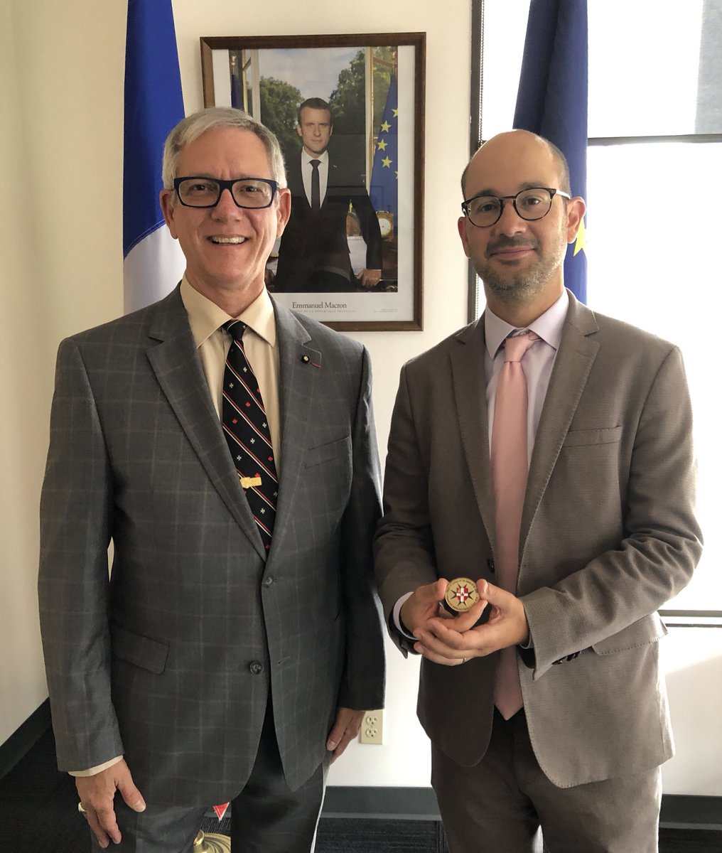 Such a pleasure&amp;honour to meet with Chancelor <a href="/DrALevesque/">André Levesque</a> to discuss the contribution across 🇨🇦of <a href="/stjohnambulance/">St John Ambulance England</a> volunteers - 3 500 in BC💪 helping with 1st aid training &amp; many other health services. An impressive community driven organization with a long tradition of care.