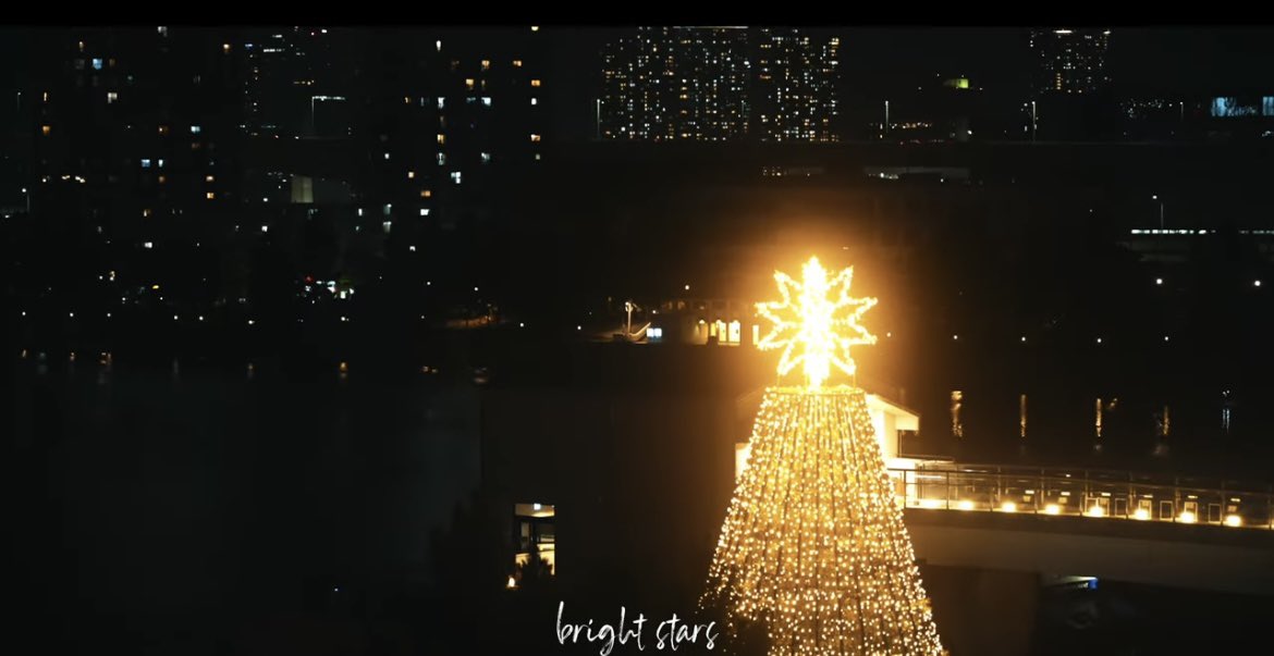 KHJ66mk's tweet image. リリースおめでとう㊗🎉

日本の夜景がたくさん🌉🌃

#キム・ヒョンジュン
#KimHyunJoong
#김현중　
#Song_for_a_dreame

KIM HYUN JOONG -「Song for a dreamer」(Official Music Video) youtu.be/OewymfEI0s0 @YouTubeより