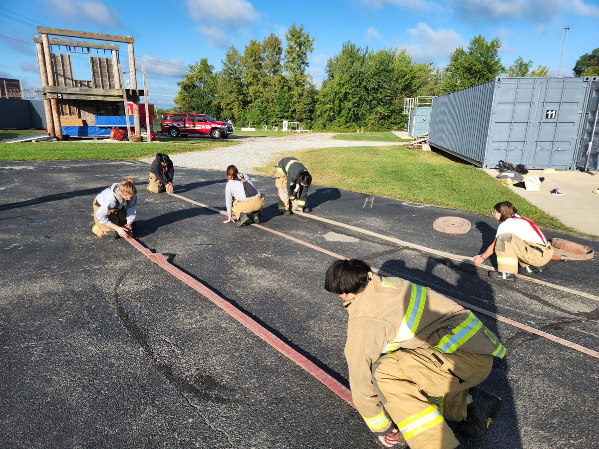 RACCFireEMS's tweet photo. Today students learned four hose rolls.  How to roll them and how to deploy them.  Our class is divided into four Engine companies. Each company has four members.  Tomorrow pics will be more hose rolling pics a post from each company. https://t.co/BTkmWysQNX