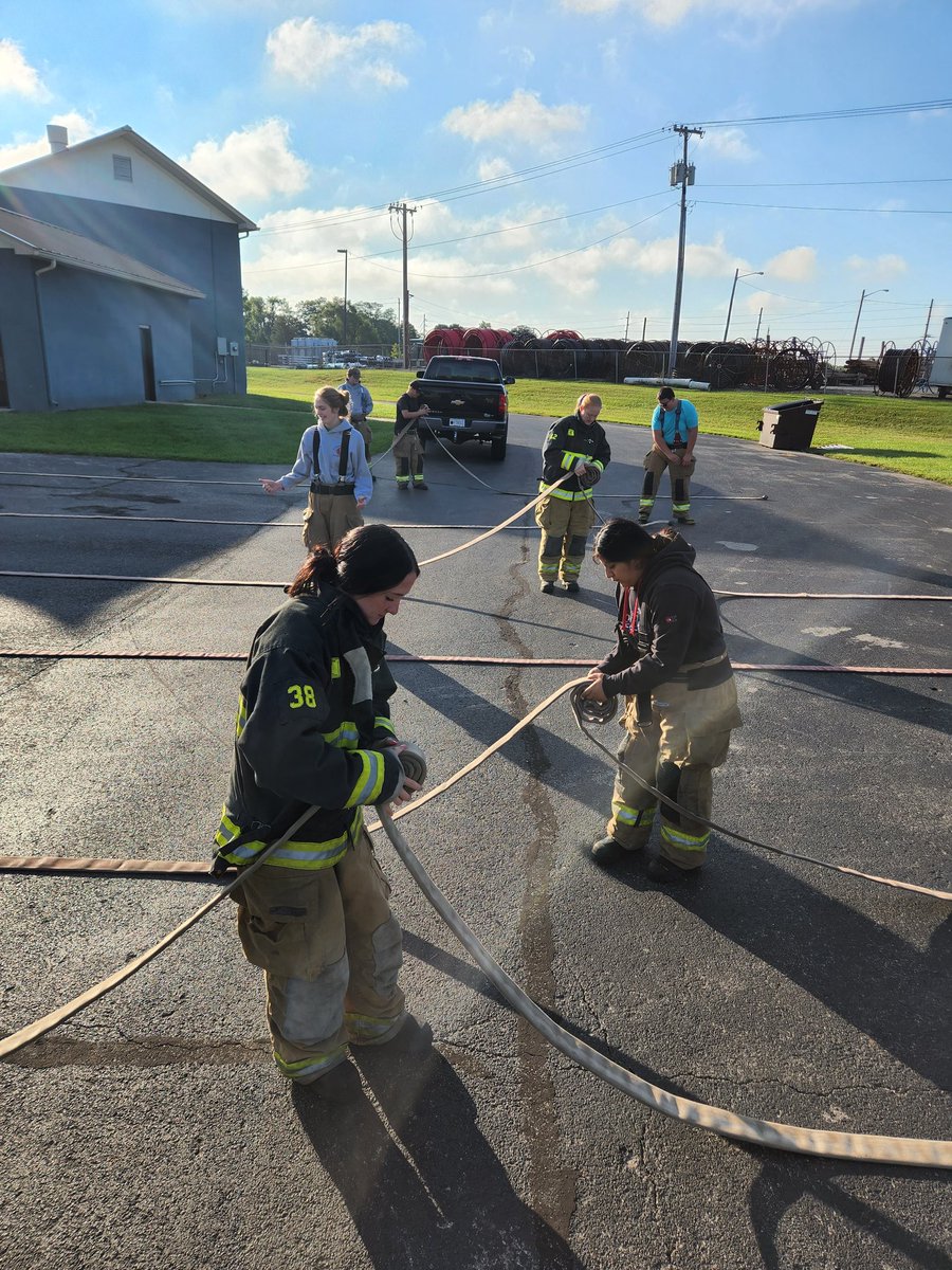 RACCFireEMS's tweet photo. Today students learned four hose rolls.  How to roll them and how to deploy them.  Our class is divided into four Engine companies. Each company has four members.  Tomorrow pics will be more hose rolling pics a post from each company. https://t.co/BTkmWysQNX