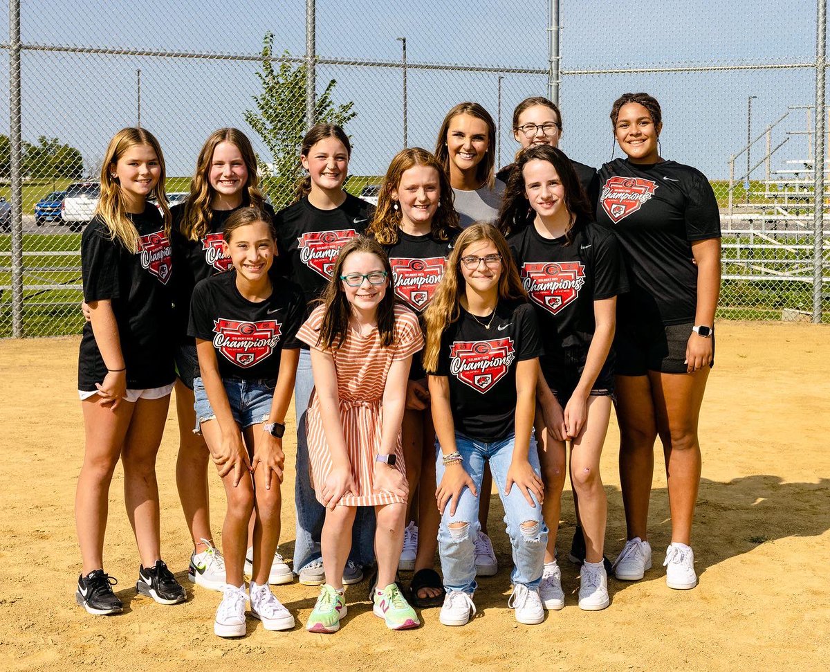 gilbert_schools's tweet photo. The most famous 6th grade softball team in the state, perhaps even the country this week was interviewed by KCCI this afternoon. The story of Gilbert’s championship team coached by ISU football coach Matt Campbell will air Wednesday at 10 pm! #GilbertPride #TigersTogether https://t.co/tG0J1UnrAh