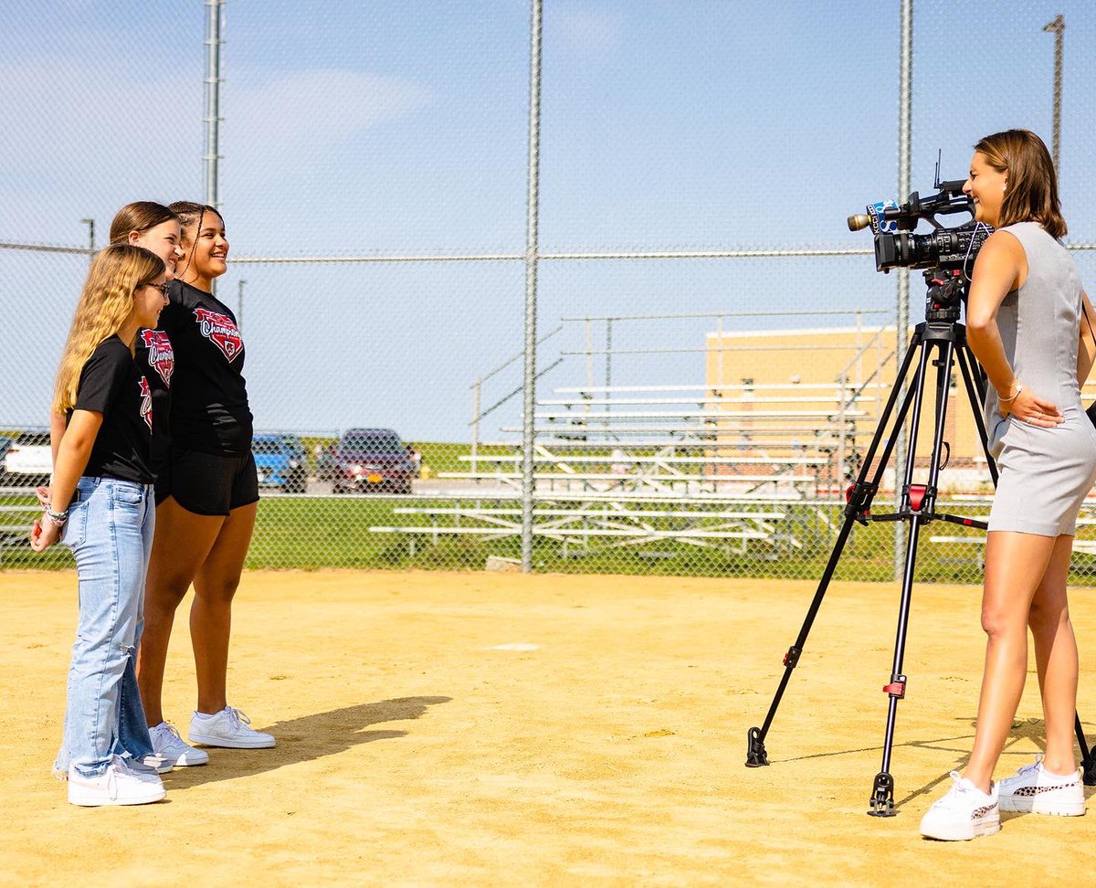 gilbert_schools's tweet photo. The most famous 6th grade softball team in the state, perhaps even the country this week was interviewed by KCCI this afternoon. The story of Gilbert’s championship team coached by ISU football coach Matt Campbell will air Wednesday at 10 pm! #GilbertPride #TigersTogether https://t.co/tG0J1UnrAh