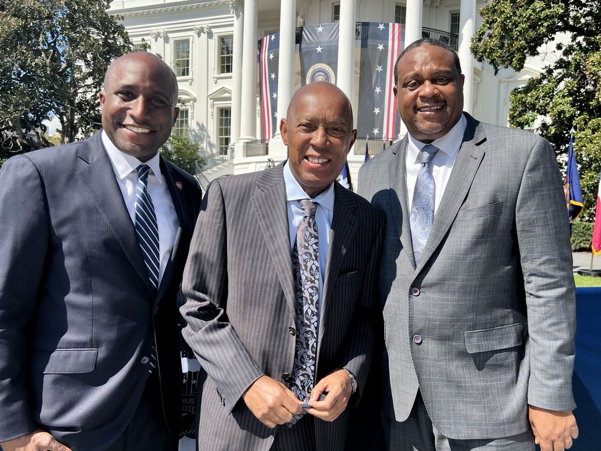 gainey_ed's tweet image. The Inflation Reduction Act will deliver for the people of @Pittsburgh by creating good-paying jobs, making our tax code fairer, and lowering costs for working families. I was honored to join @POTUS Joe Biden and mayors from across the country at The @WhiteHouse today.